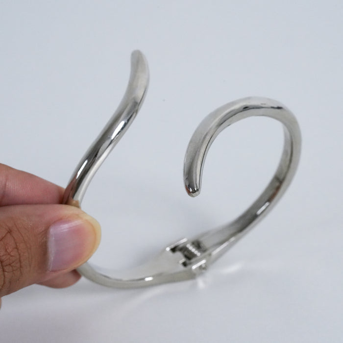 Vintage Silver Tone Sculptural Open Curve Bracelet