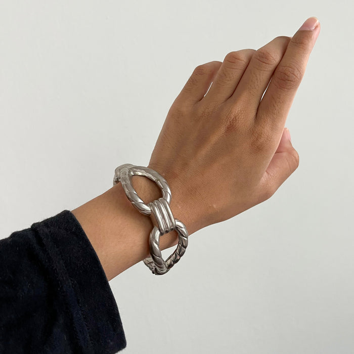 Vintage Silver Tone Knot Buckle Hinged Bangle Bracelet