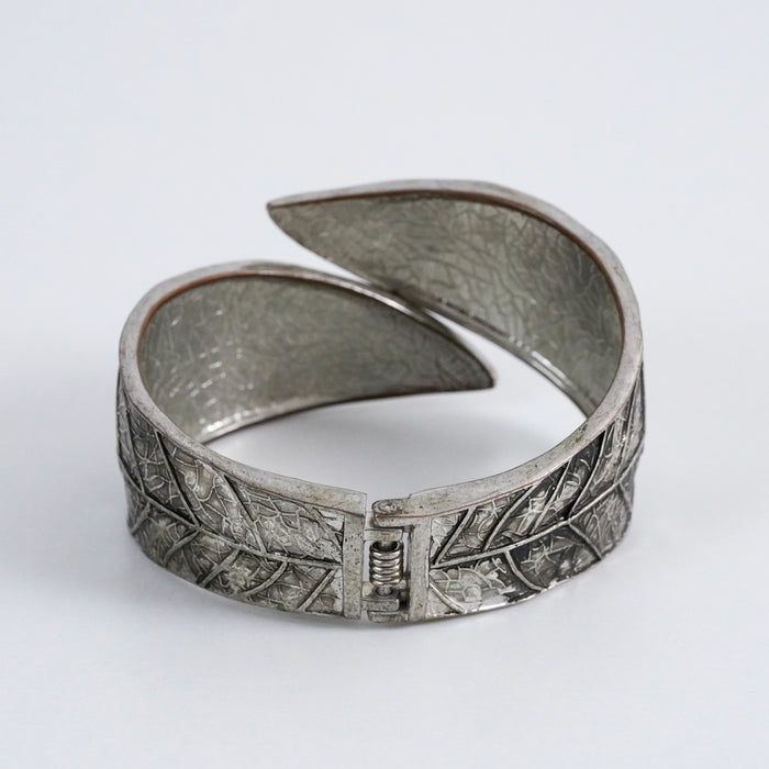 Vintage Silver Tone Leaf Wrap Cuff Bracelet, Etched Botanical Hinged Statement Bracelet