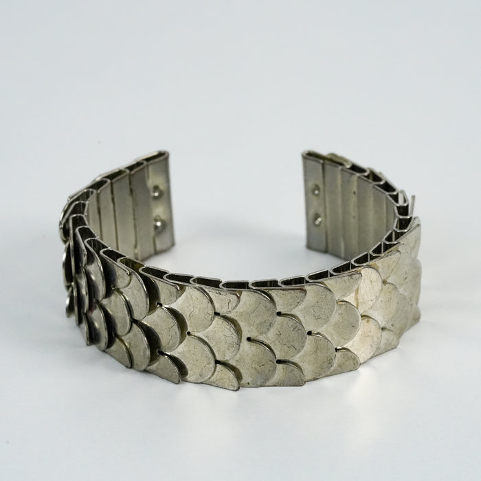 Vintage Silver-Tone Scalloped Scale Link Wide Cuff Statement Bracelet