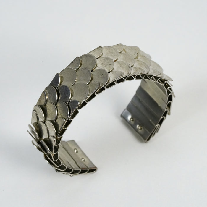 Vintage Silver-Tone Scalloped Scale Link Wide Cuff Statement Bracelet