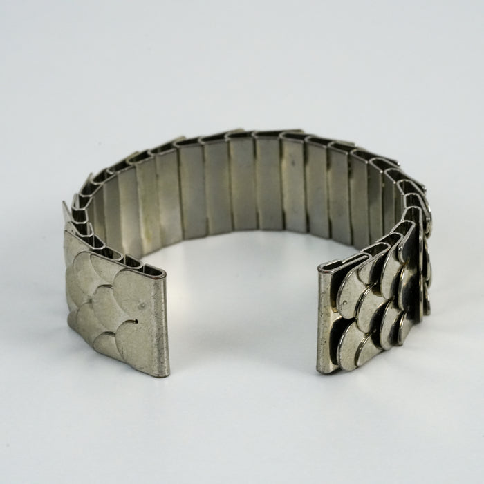 Vintage Silver-Tone Scalloped Scale Link Wide Cuff Statement Bracelet