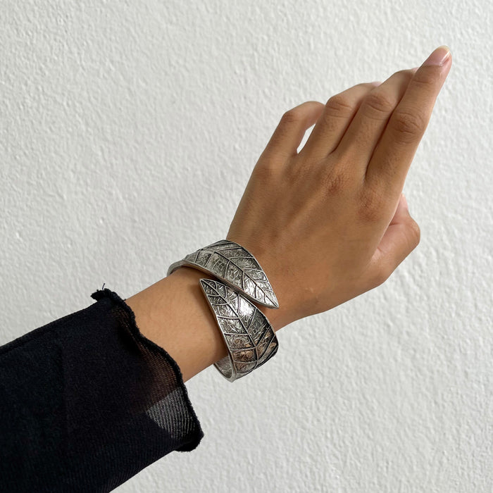 Vintage Silver Tone Leaf Wrap Cuff Bracelet, Etched Botanical Hinged Statement Bracelet