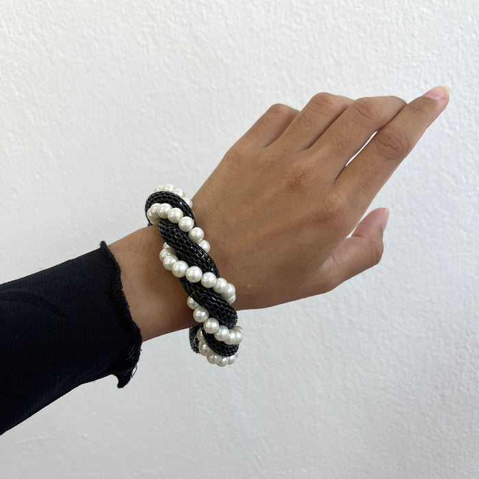 Vintage Black Beaded Chain Bracelet with Faux Pearl Accents