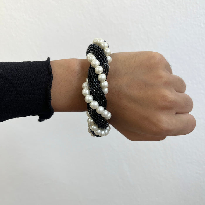 Vintage Black Beaded Chain Bracelet with Faux Pearl Accents