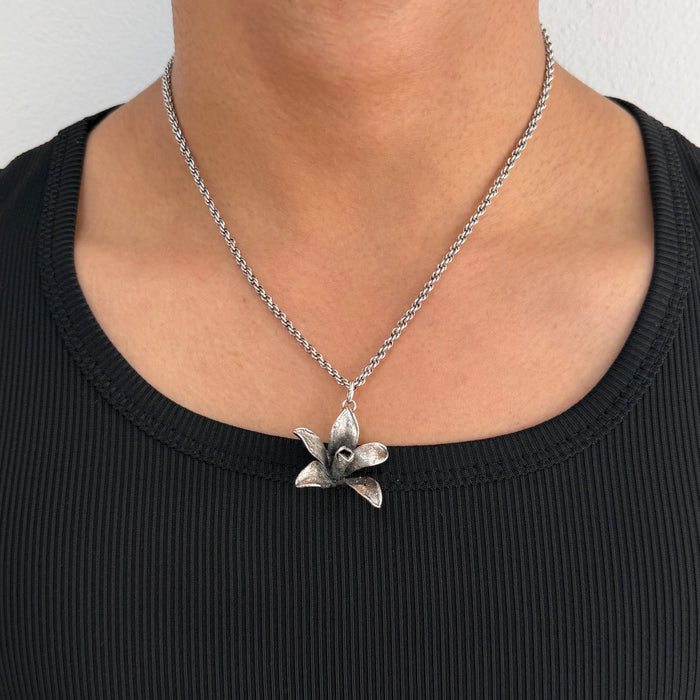 Vintage Silver-Tone Flower Pendant Necklace, Textured Floral Charm