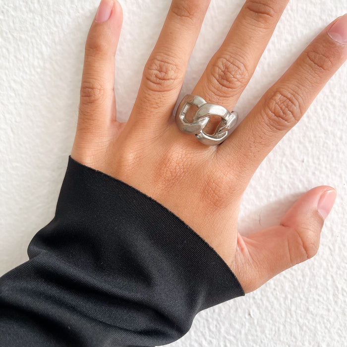 Vintage Silver-Tone Interlocking Chain Statement Ring